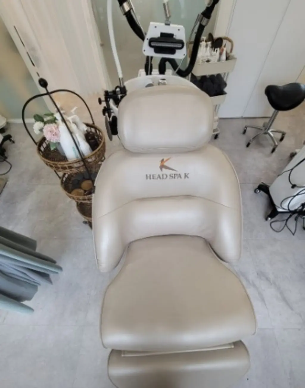 head_spa_chair_treatment_setup_38521