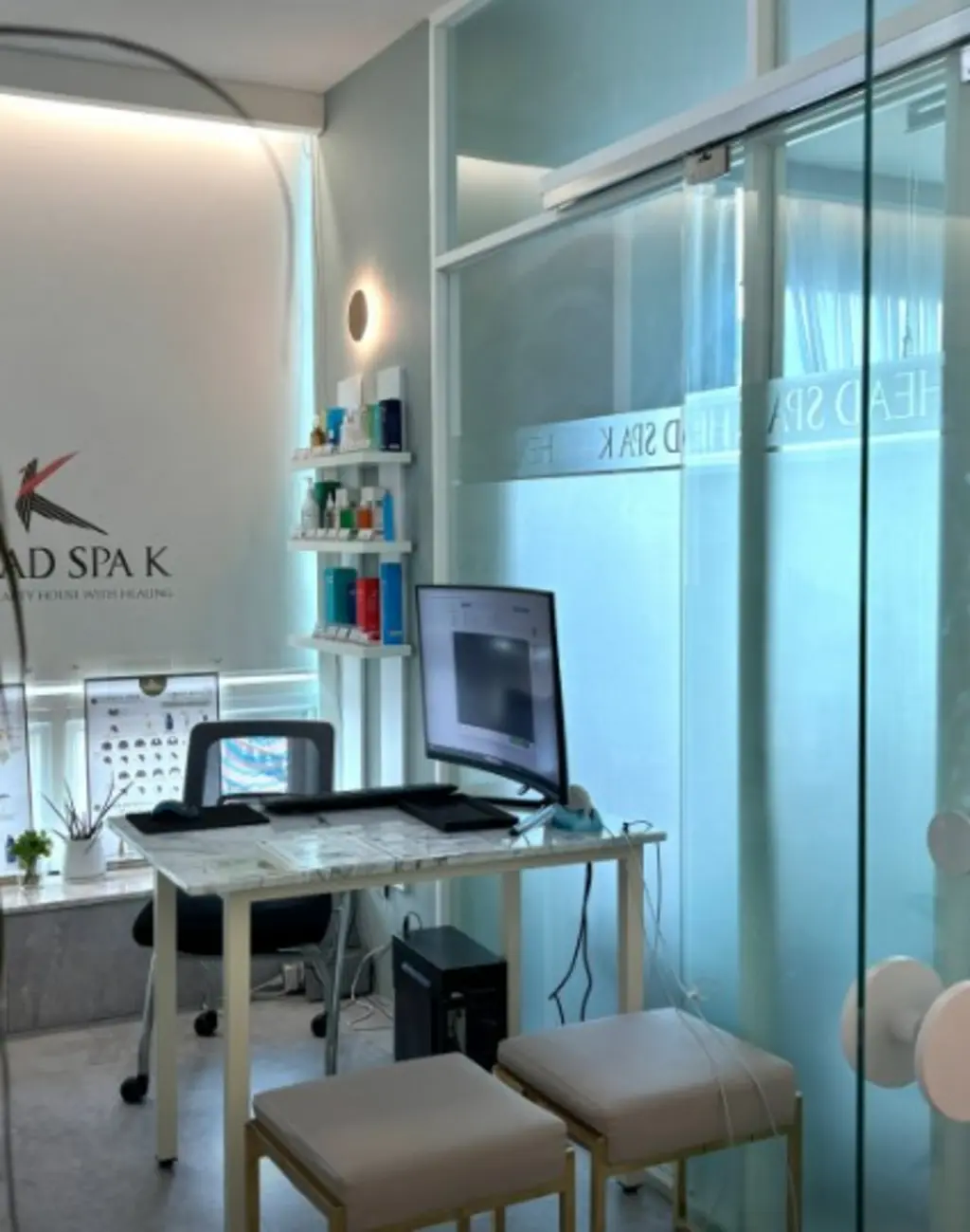 head_spa_k_office_interior_68293
